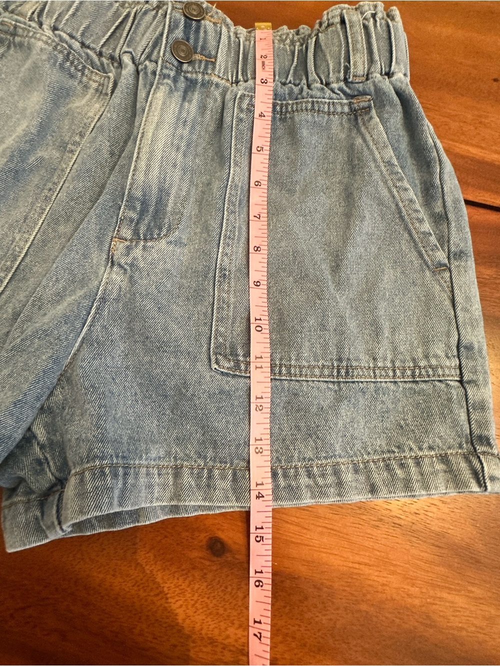 WishList Elastic Waist High-Rise Washed Denim Shorts - Light Blue Medium - Picture 6 of 6